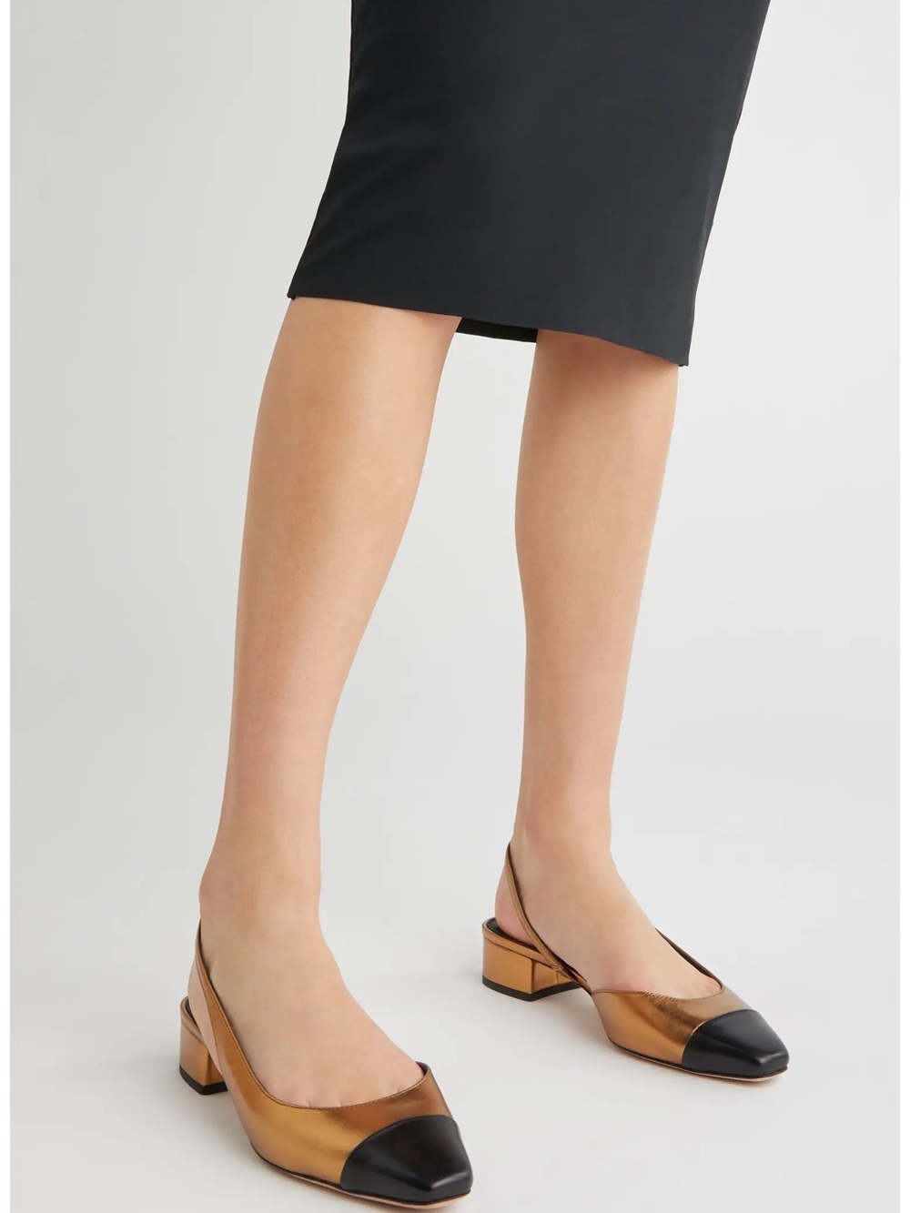 Veronica Beard Metallic Gold and Black Slingback Pumps - Picture 13 of 13